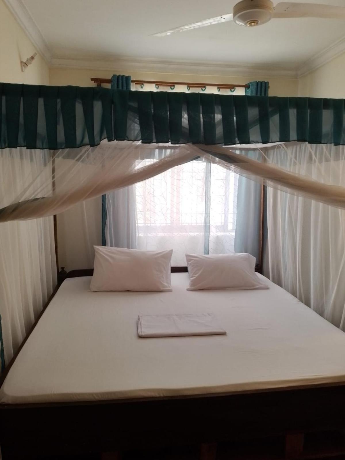 Lux Suites Bamburi Furnished Apartments Exterior photo